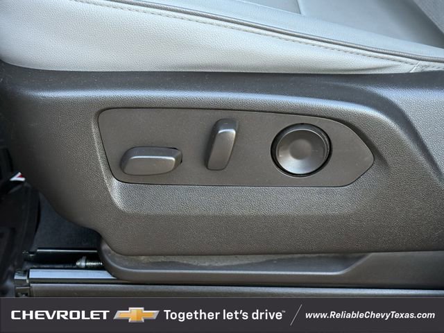 Used 2022 GMC Yukon SLT w/ SLT Premium Package image 32