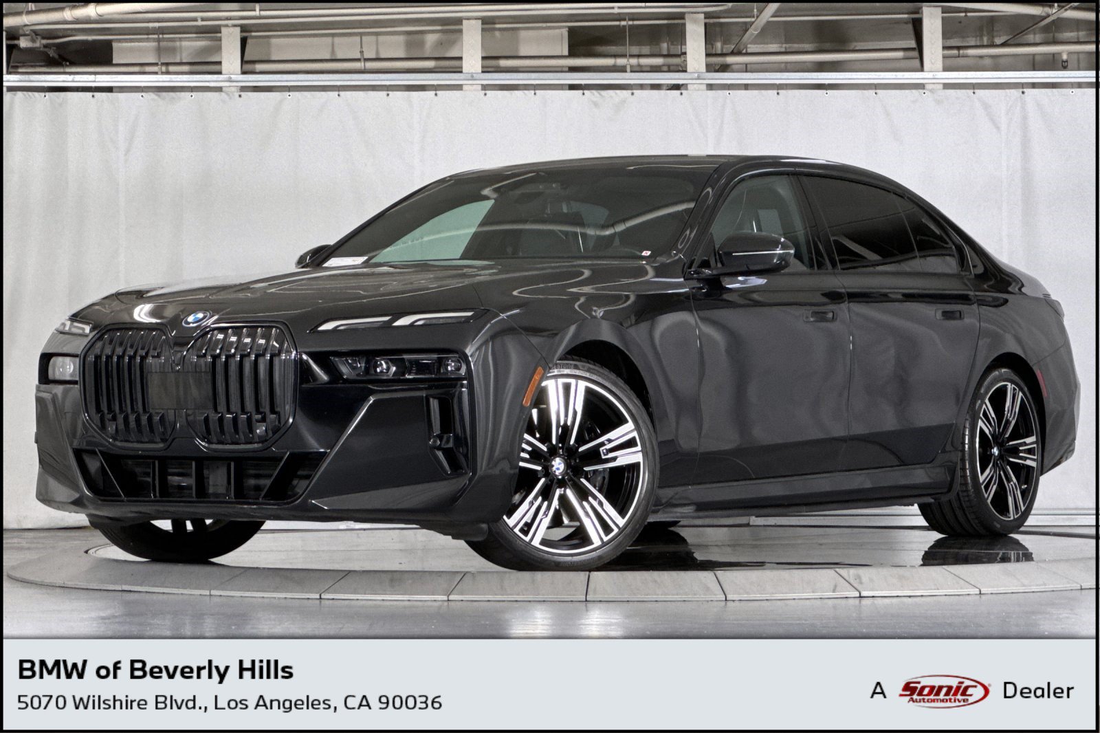 Used 2023 BMW i7 xDrive60 AWD/4WD image 1