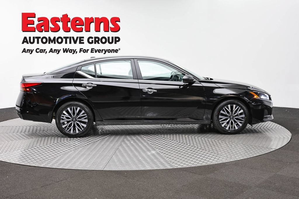 Used 2025 Nissan Altima 2.5 SV FWD image 4