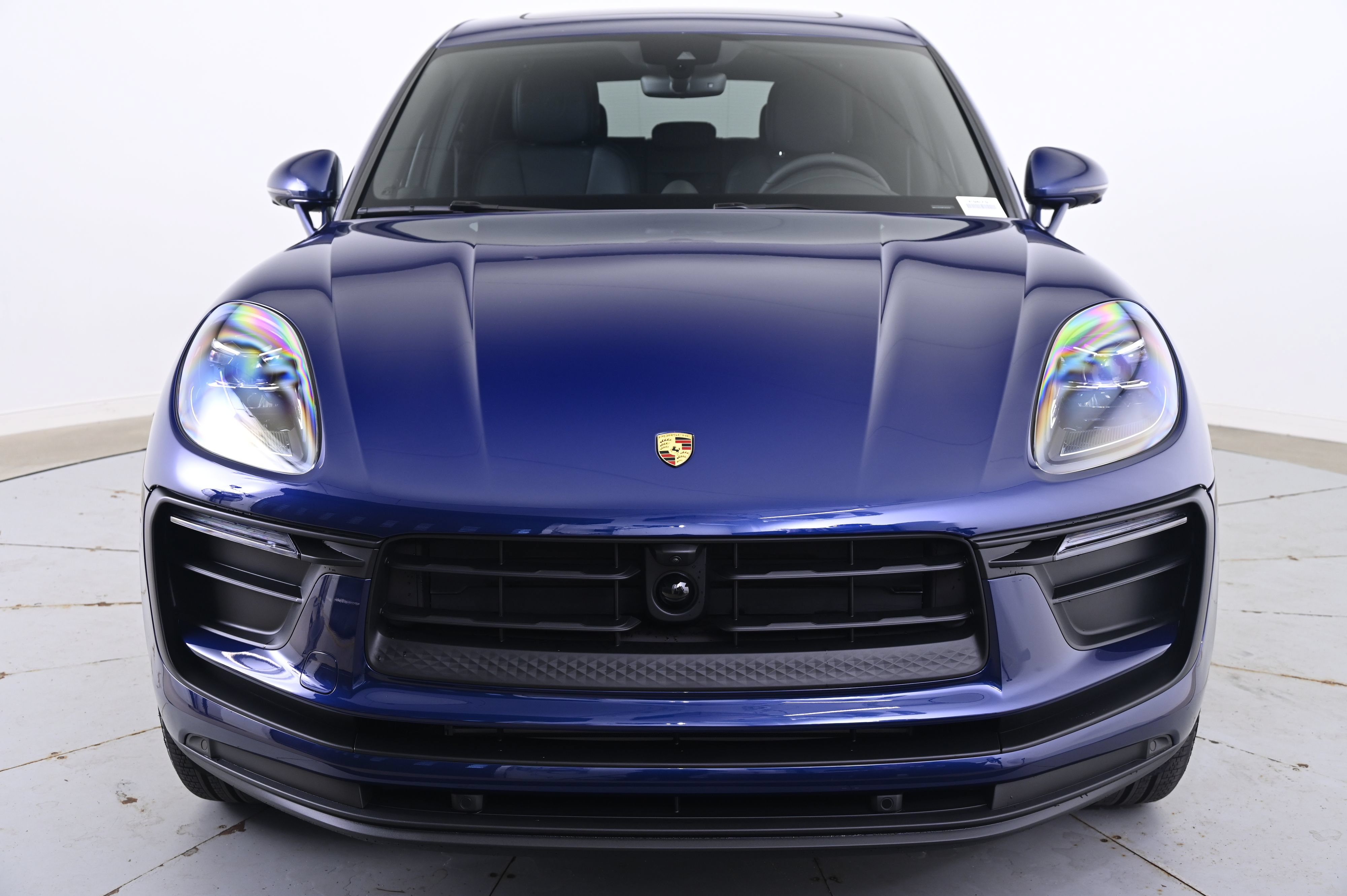 Certified 2026 Porsche Macan AWD/4WD image 10