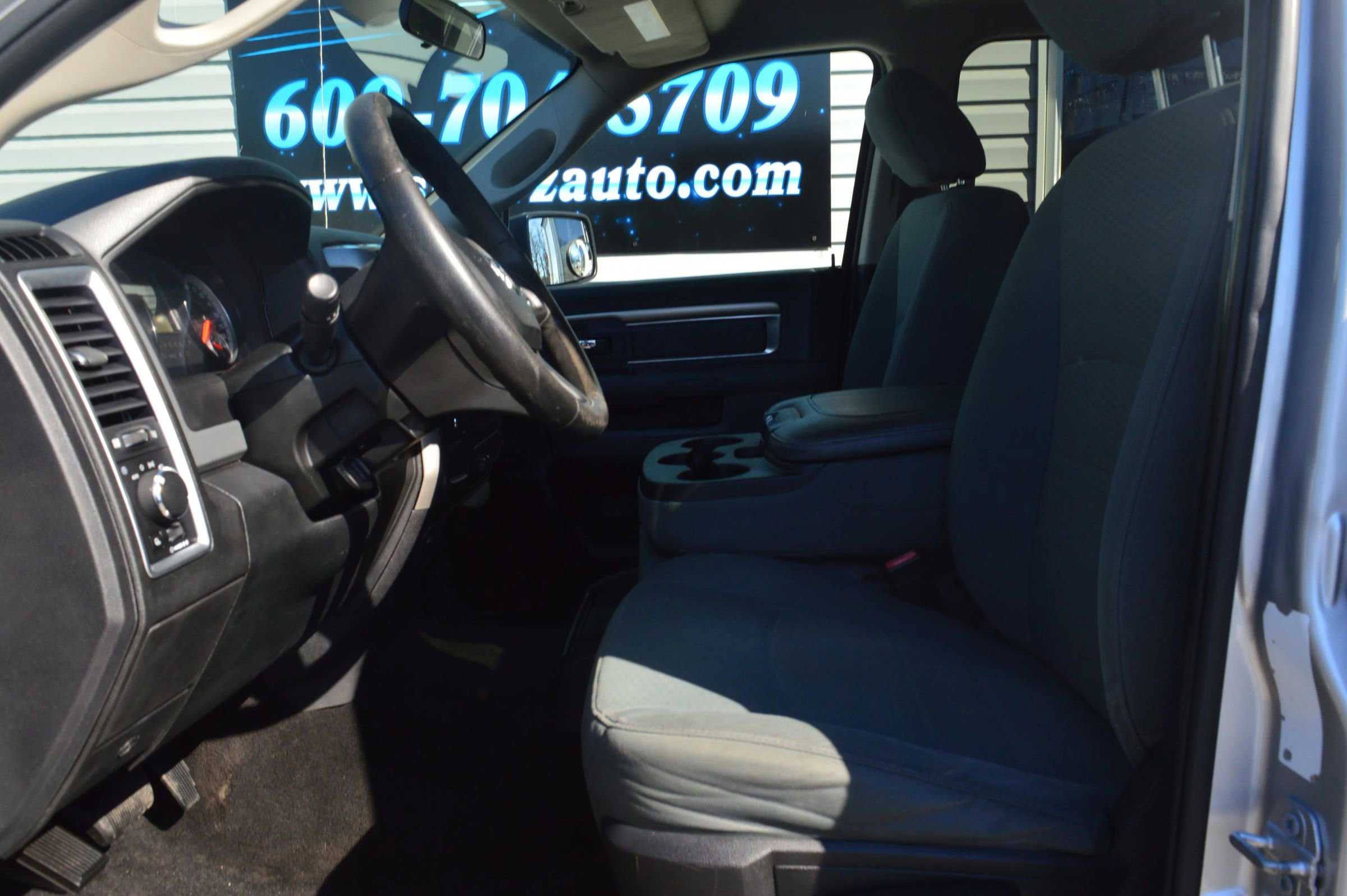 Used 2017 RAM 2500 SLT image 10