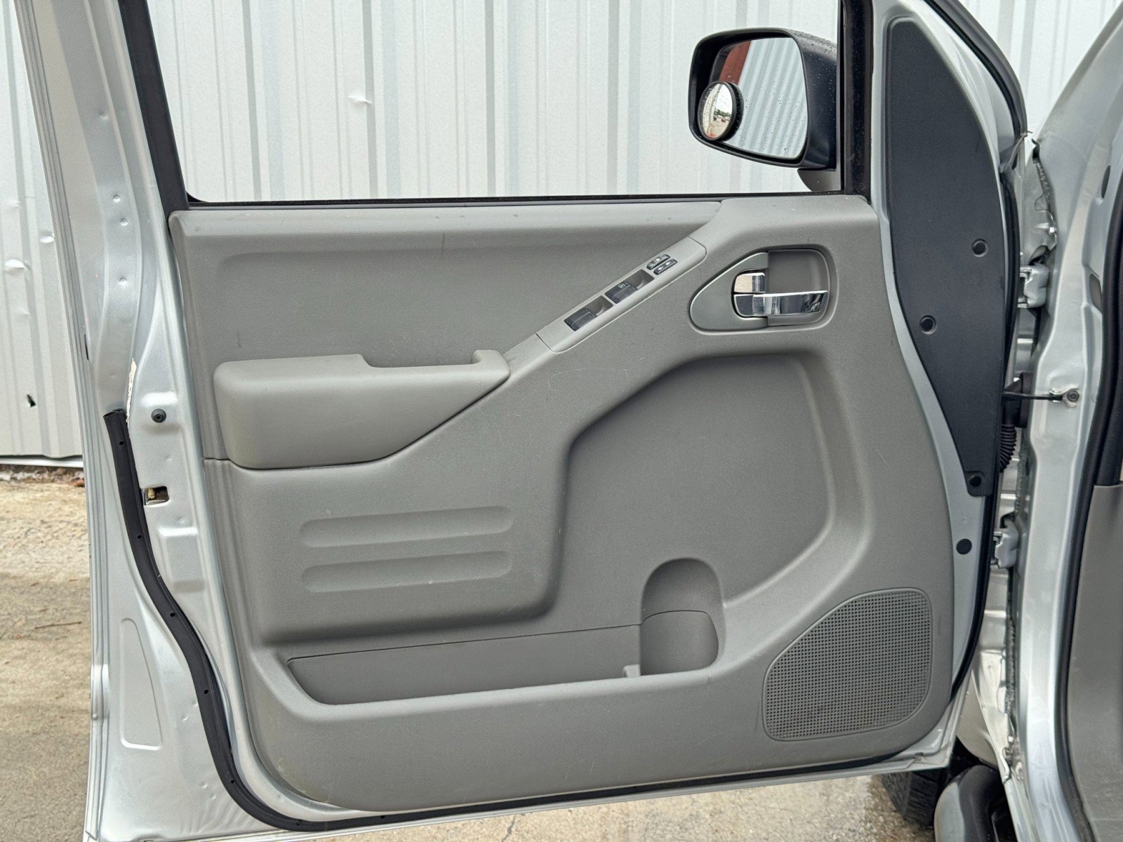 Used 2019 Nissan Frontier SV image 32