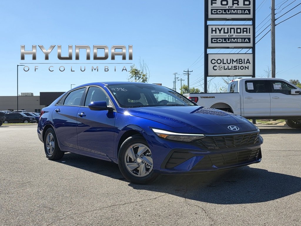 New 2025 Hyundai Elantra SE