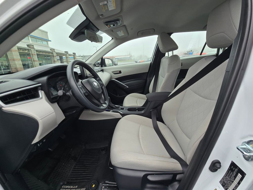 Used 2024 Toyota Corolla Cross L AWD/4WD image 16