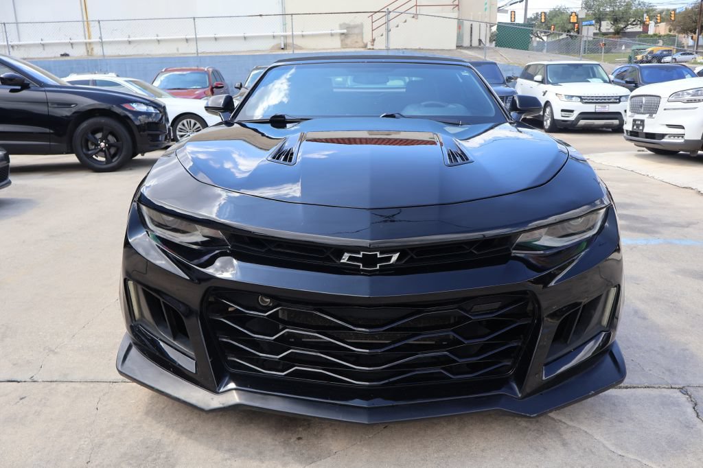 Used 2019 Chevrolet Camaro LT RWD image 2