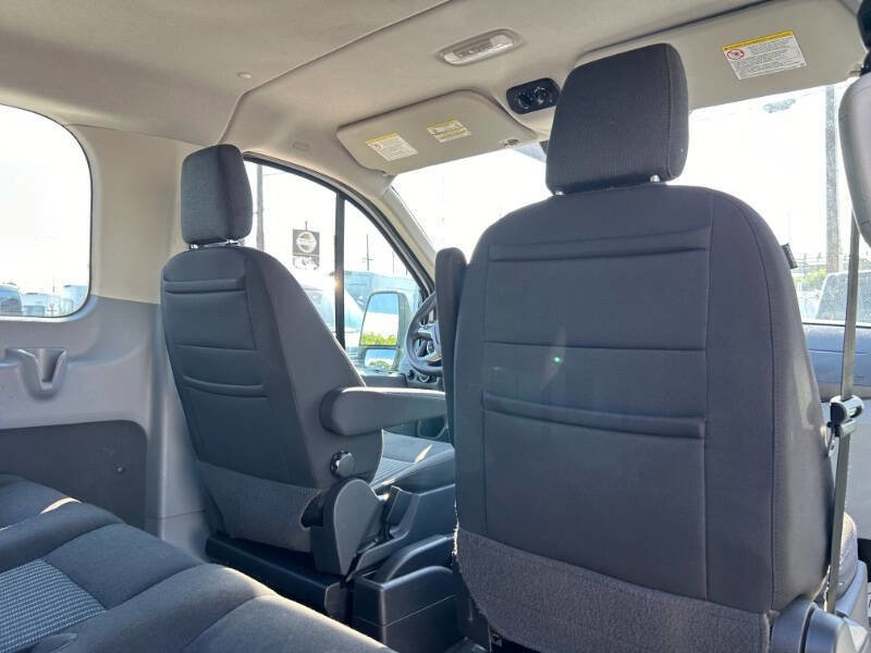 Used 2019 Ford Transit 350 XLT image 12