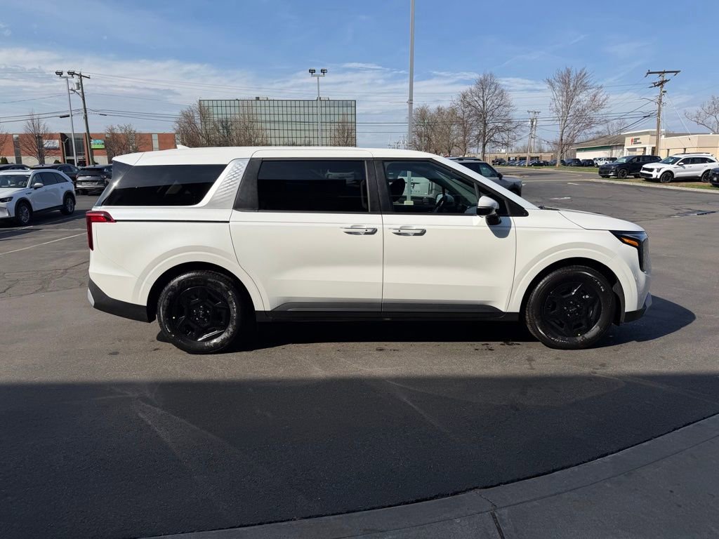 New 2026 Kia Carnival LX image 5
