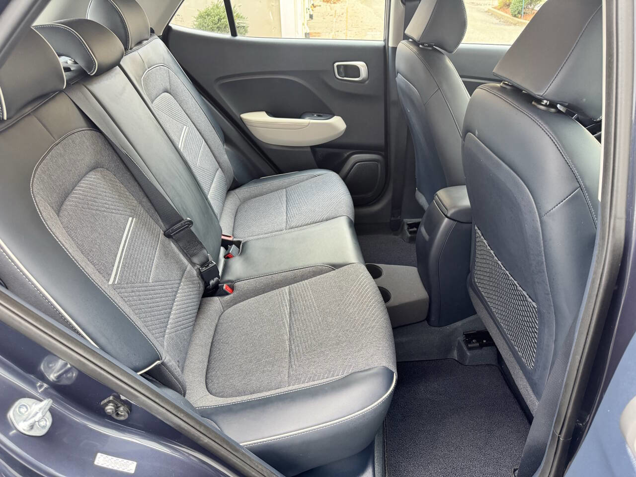 Used 2023 Hyundai Venue Limited w/ Cargo Package image 24