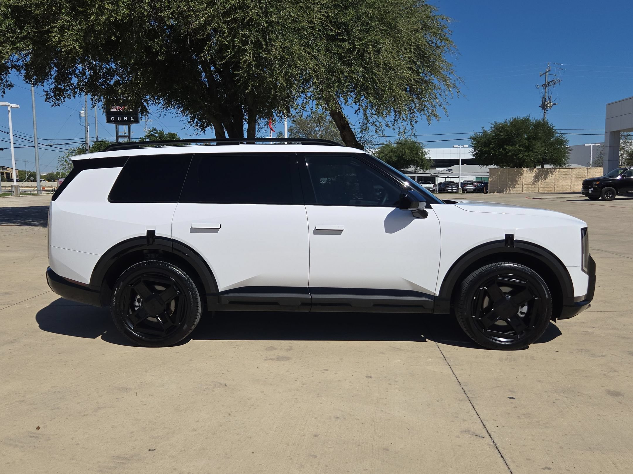 Used 2027 Kia Telluride EX X-Line AWD/4WD image 2