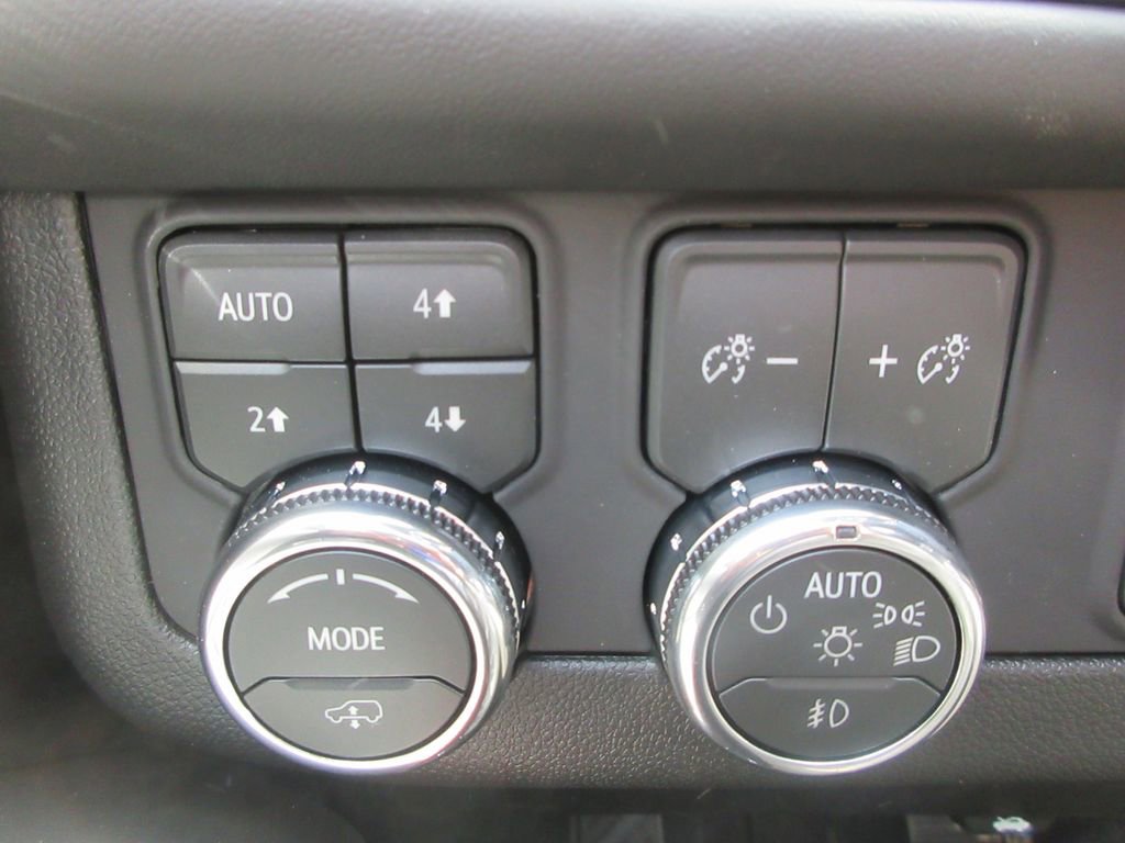 New 2026 GMC Yukon AT4 Ultimate AWD/4WD image 17