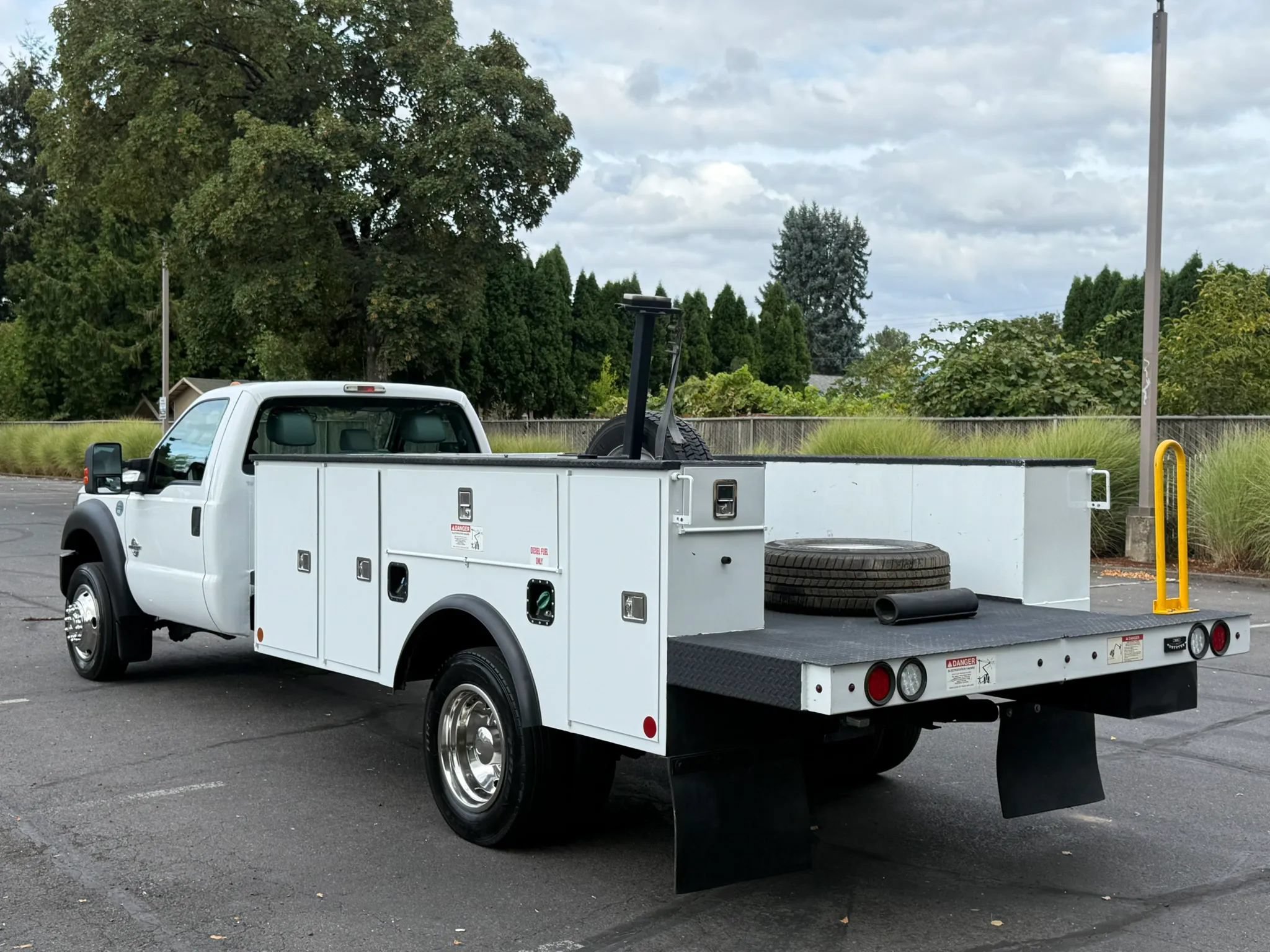 Used 2012 Ford F550 2WD Regular Cab Super Duty w/ Payload Upgrade Pkg image 3
