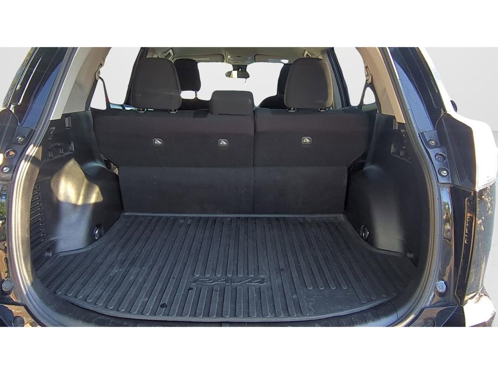 Used 2018 Toyota RAV4 LE w/ All Weather Liner Package AWD/4WD image 9