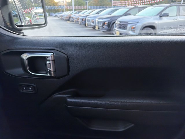 Used 2025 Jeep Gladiator Sport AWD/4WD image 26