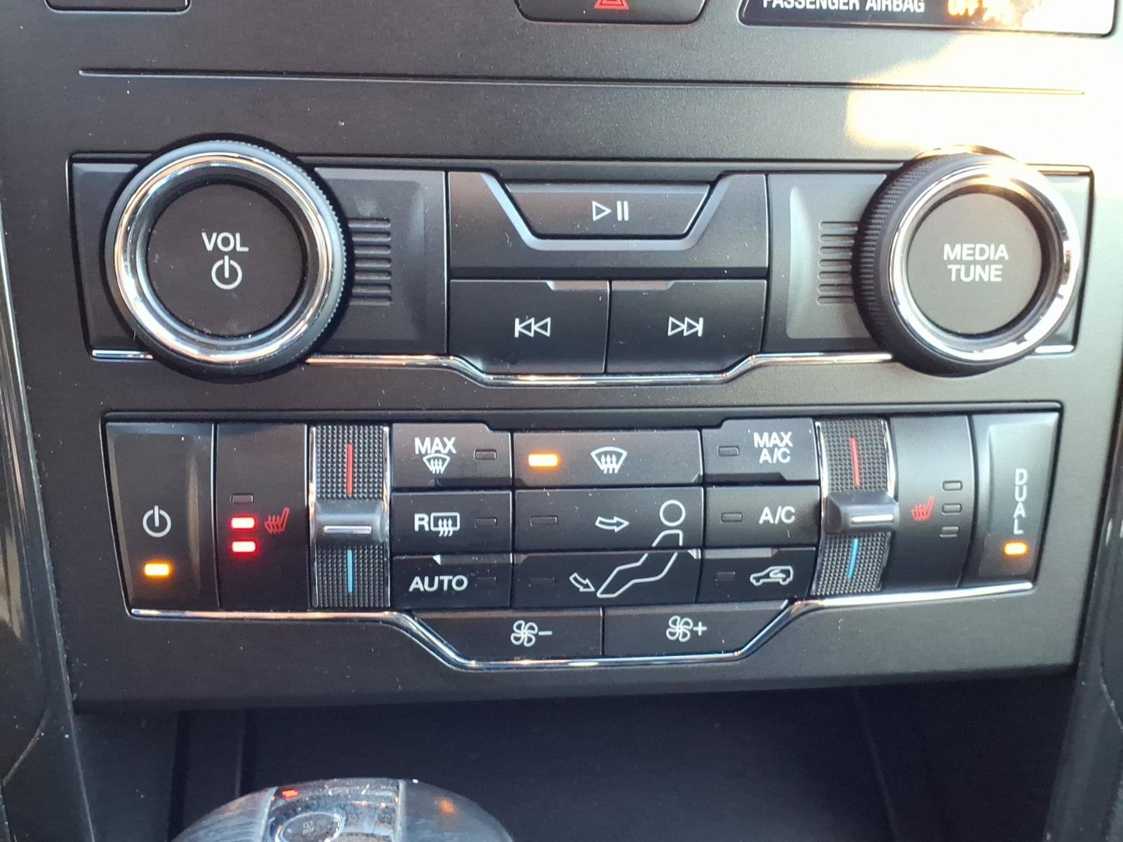Used 2019 Ford Explorer XLT w/ Equipment Group 202A AWD/4WD image 16