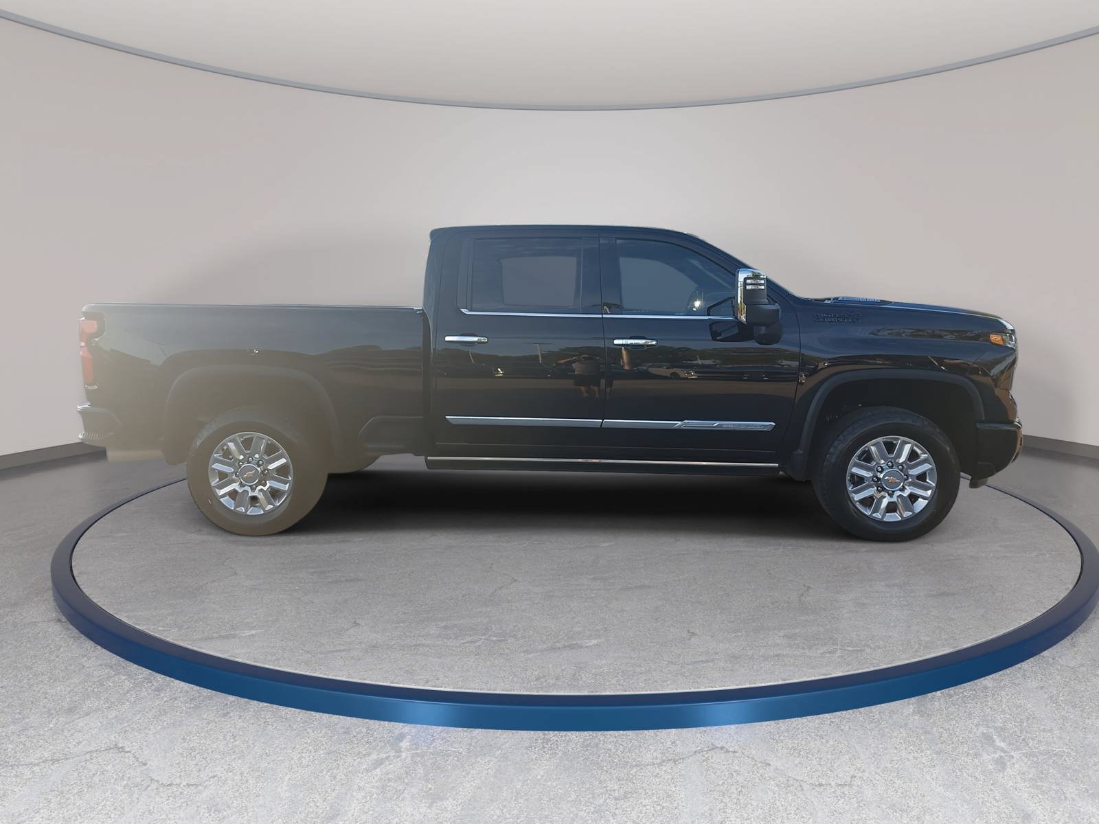 Used 2024 Chevrolet Silverado 2500 High Country w/ Technology Package AWD/4WD image 4