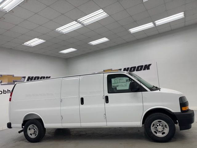 New 2026 Chevrolet Express 2500 Extended w/ Driver Convenience Package RWD image 4