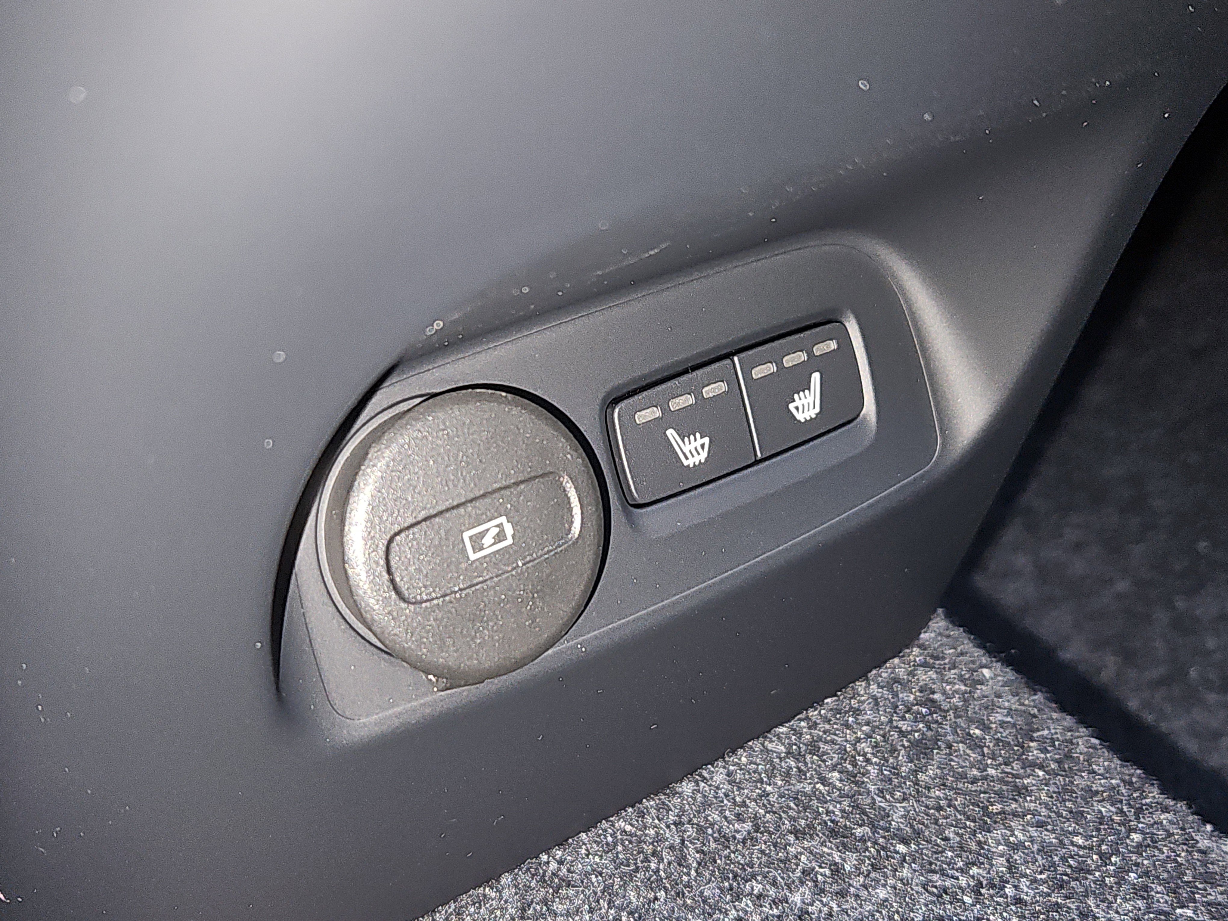 New 2026 Volvo XC40 B5 Plus w/ Protection Package Premier image 13