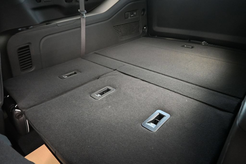 New 2026 GMC Yukon XL AT4 Ultimate AWD/4WD image 18