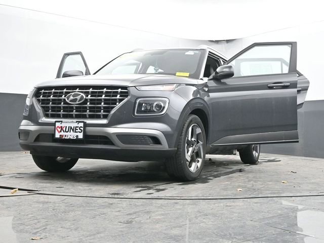 Used 2023 Hyundai Venue Limited image 49