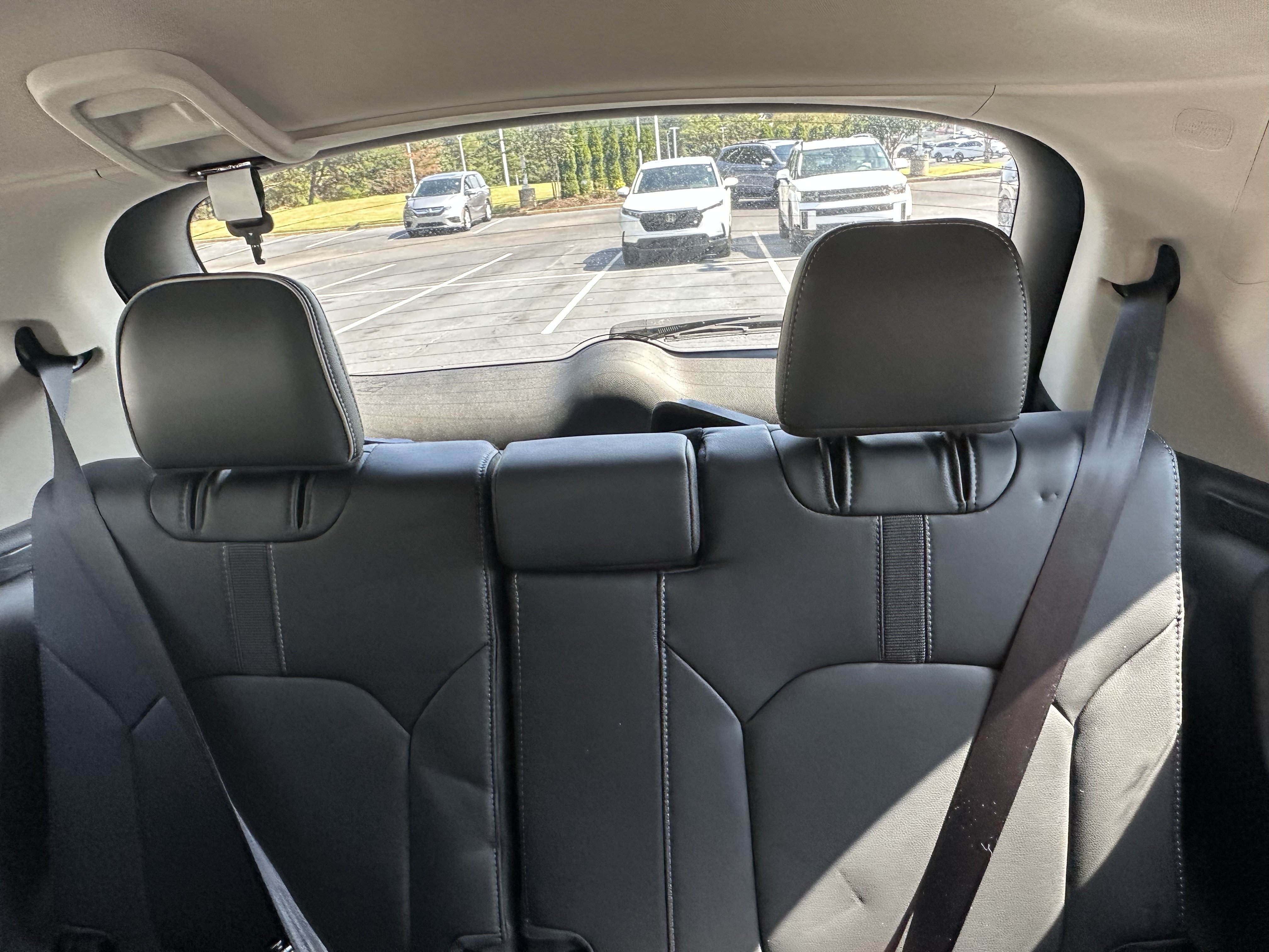 Used 2025 Honda Pilot EX-L image 9