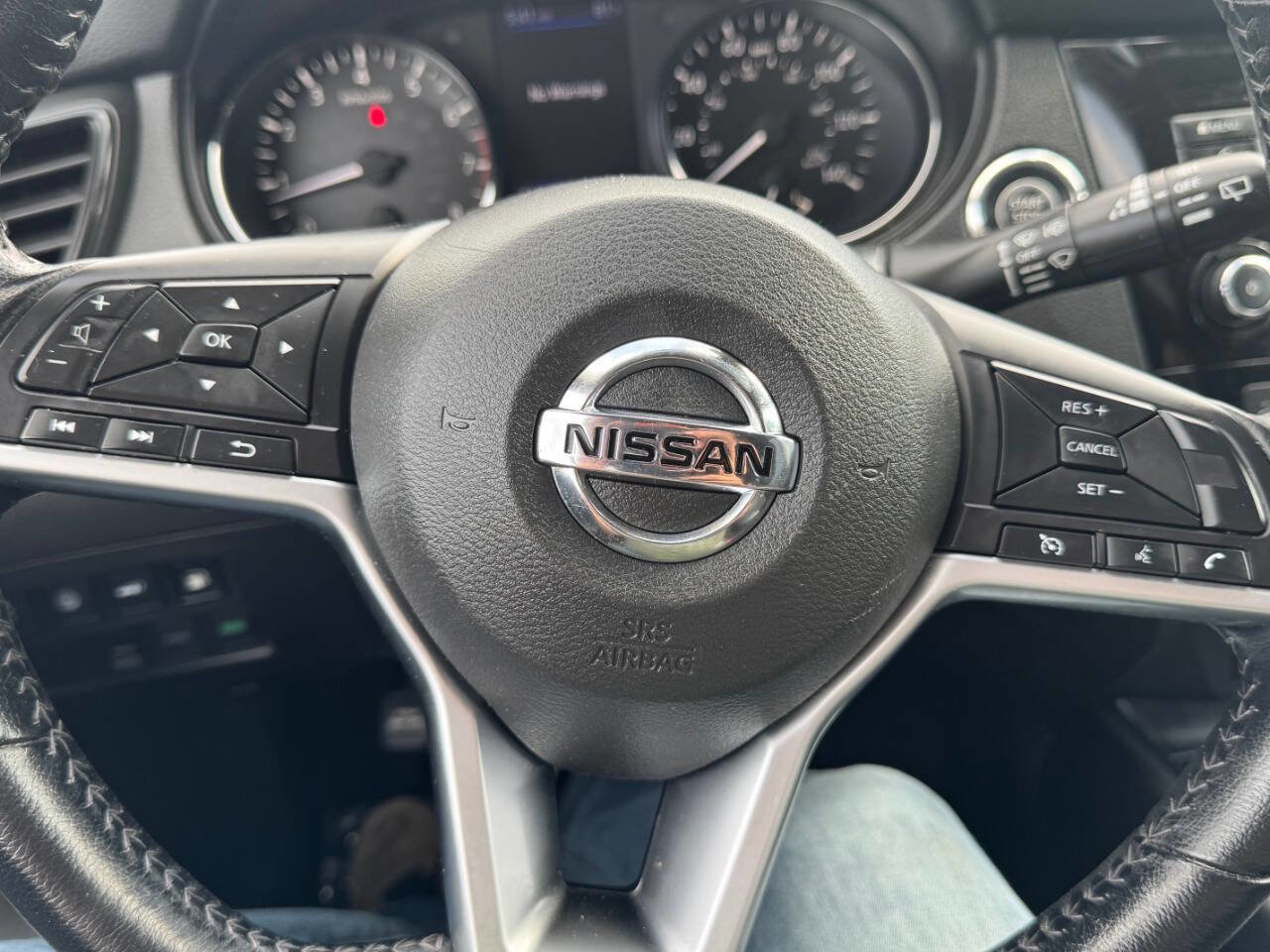 Used 2020 Nissan Rogue SV image 17