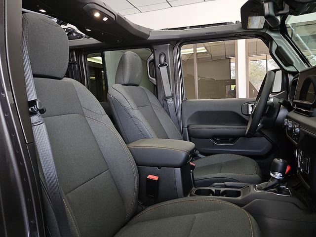 New 2025 Jeep Wrangler Sahara w/ Technology Group image 9