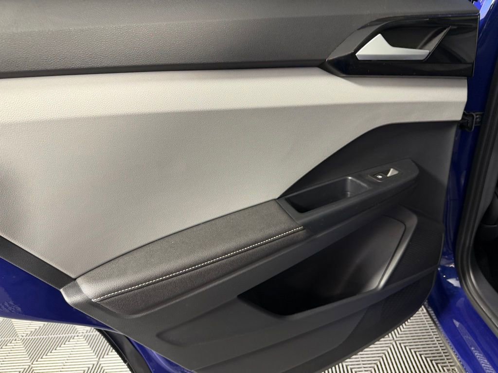 Used 2024 Volkswagen Taos S image 25