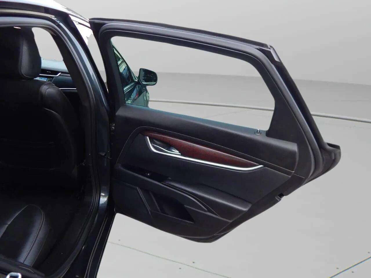 Used 2019 Cadillac XTS Luxury image 36