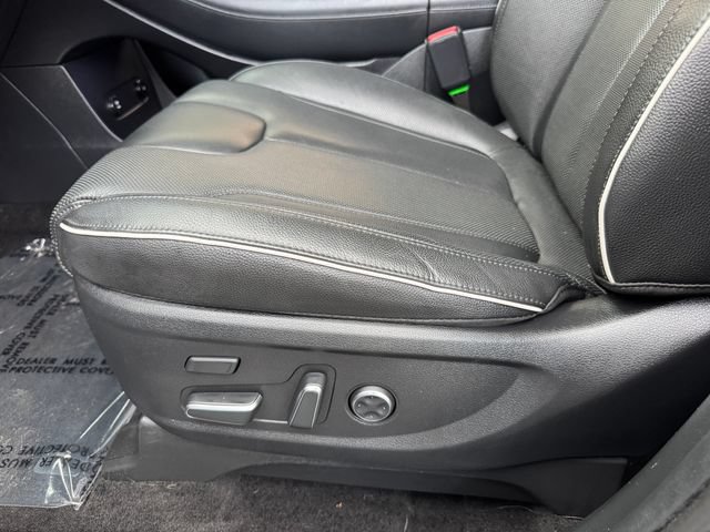 Used 2024 Hyundai Palisade Limited AWD/4WD image 15