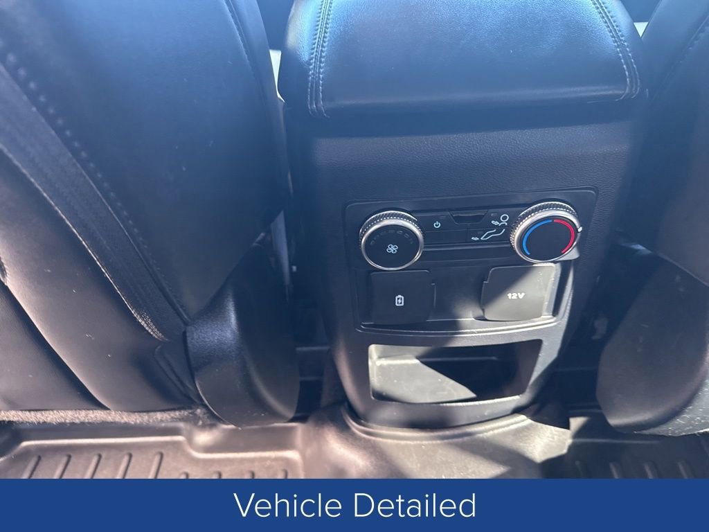 Used 2021 Ford Explorer XLT w/ Equipment Group 202A image 12