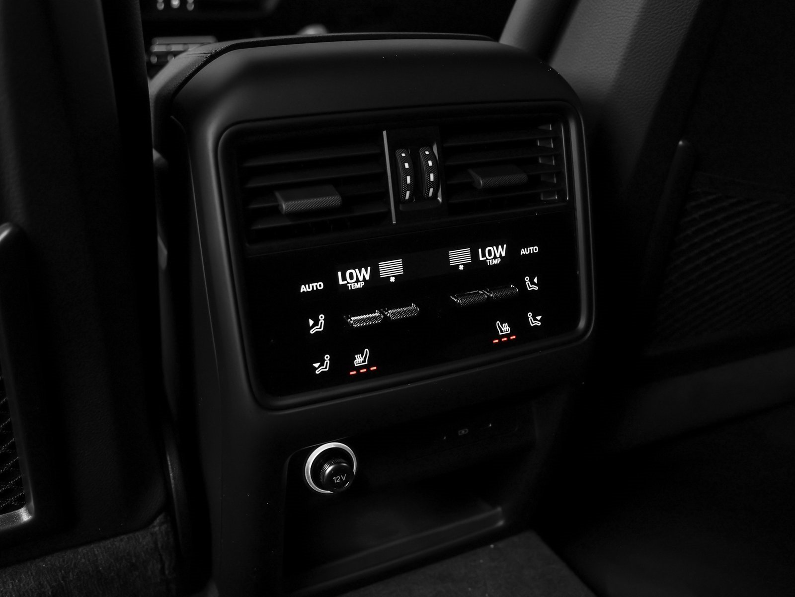 Used 2025 Porsche Cayenne image 39