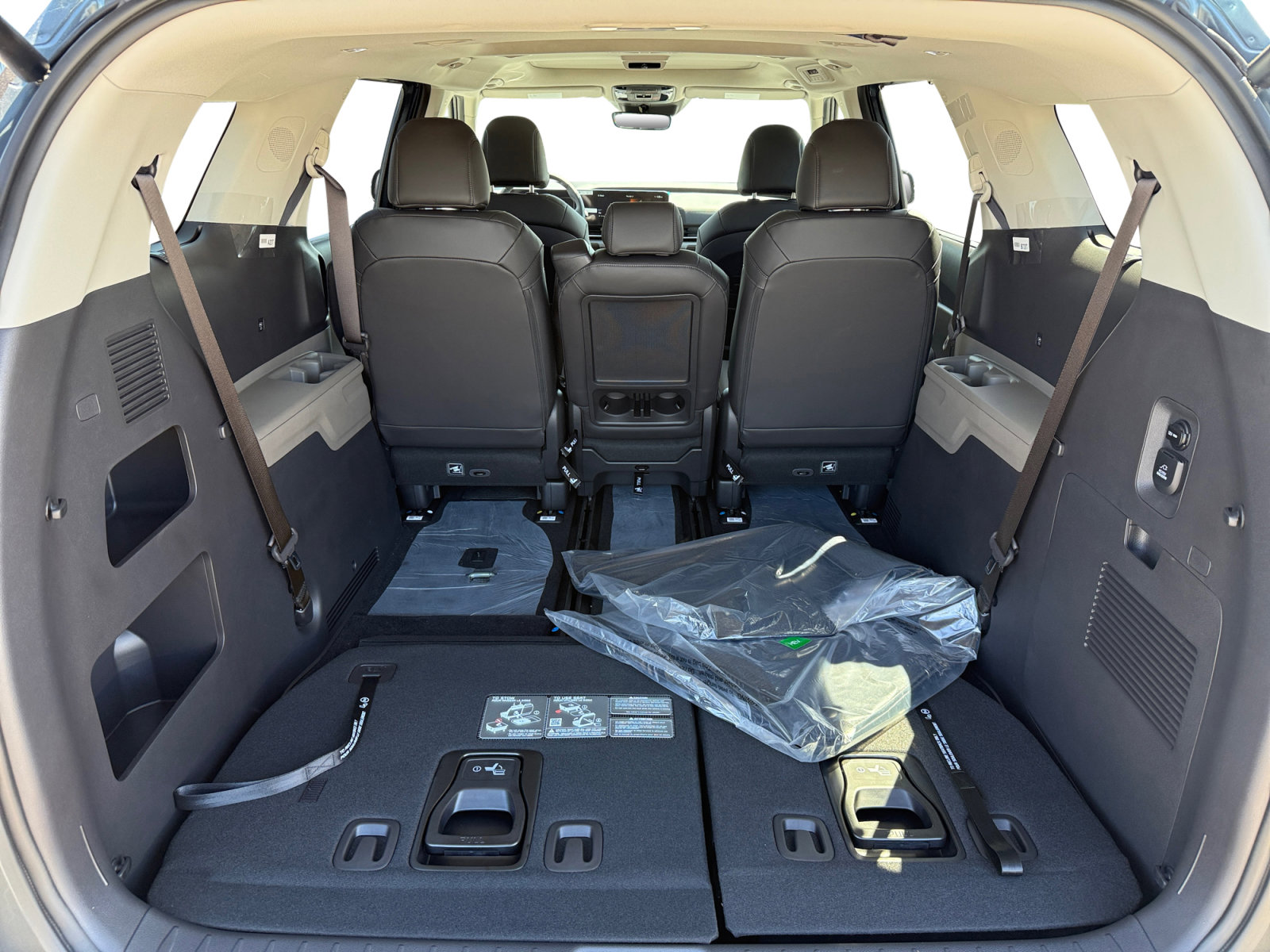 New 2026 Kia Carnival SX FWD image 17