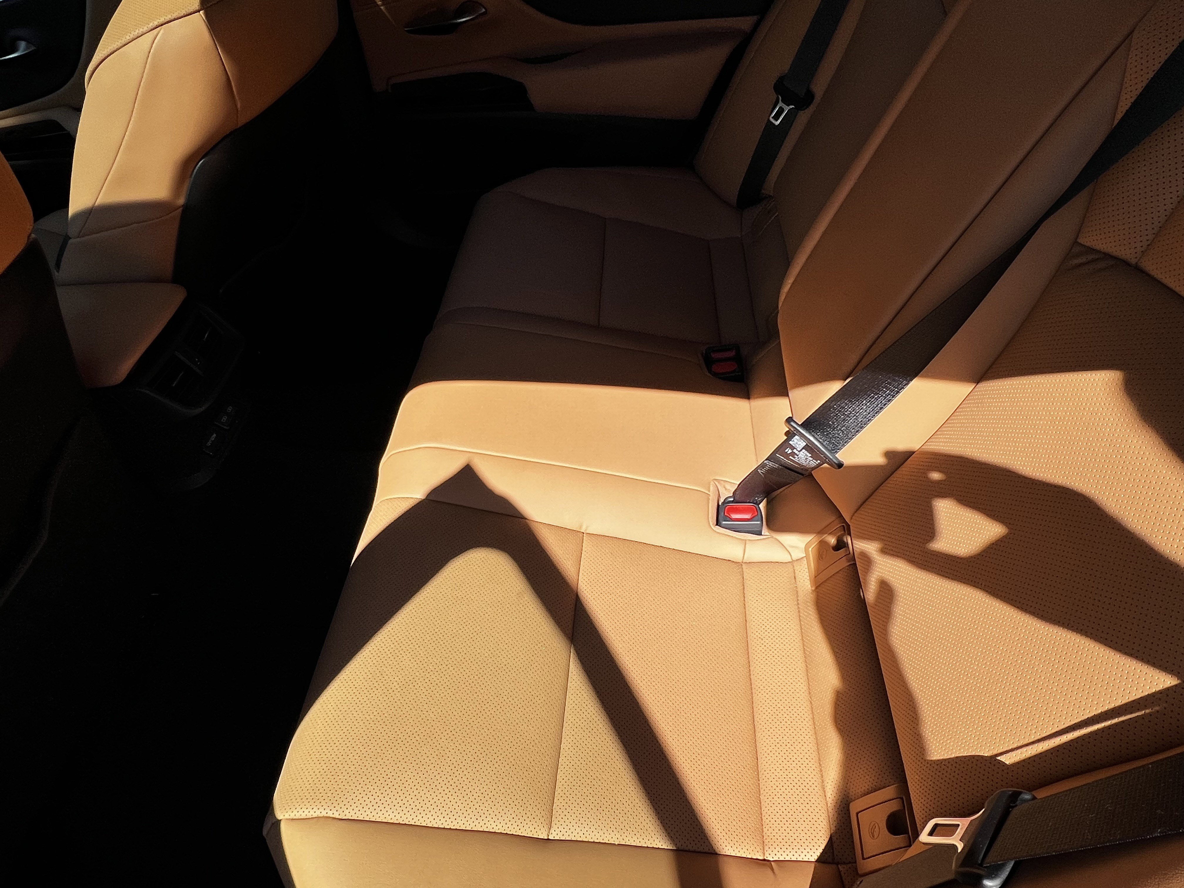 Certified 2025 Lexus ES 300h w/ Premium Package image 30
