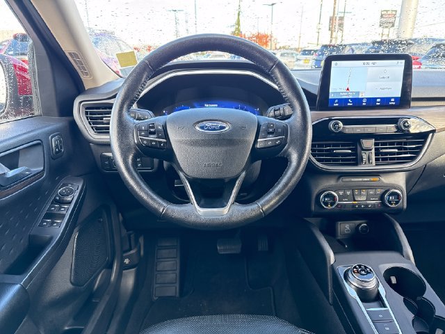 Used 2020 Ford Escape Titanium w/ Titanium Premium Package 2.0 AWD/4WD image 17
