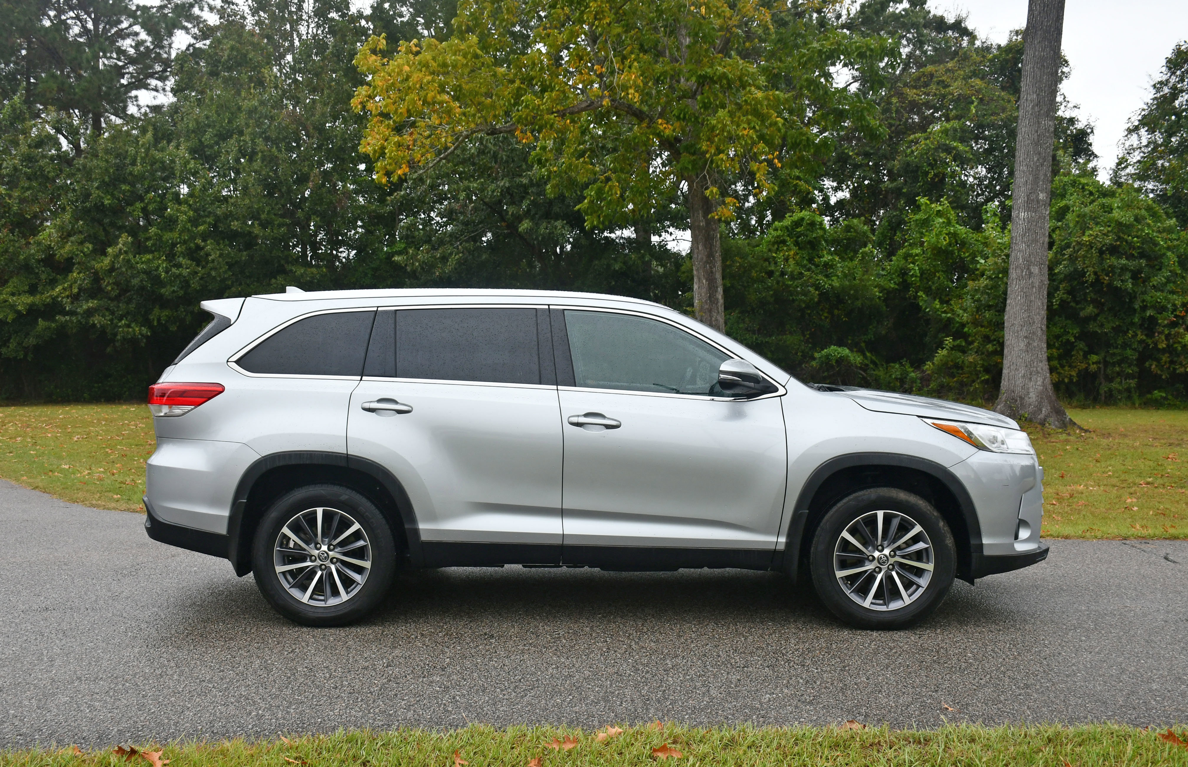 Used 2019 Toyota Highlander XLE image 5