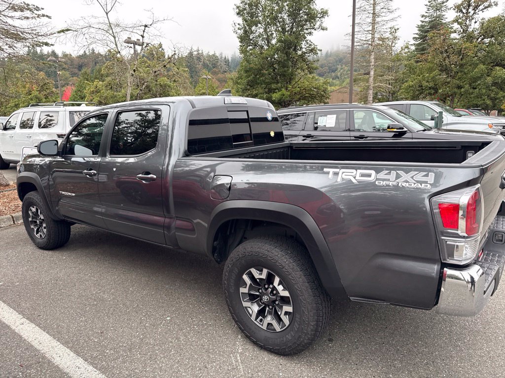 Used 2022 Toyota Tacoma TRD Off-Road AWD/4WD image 3