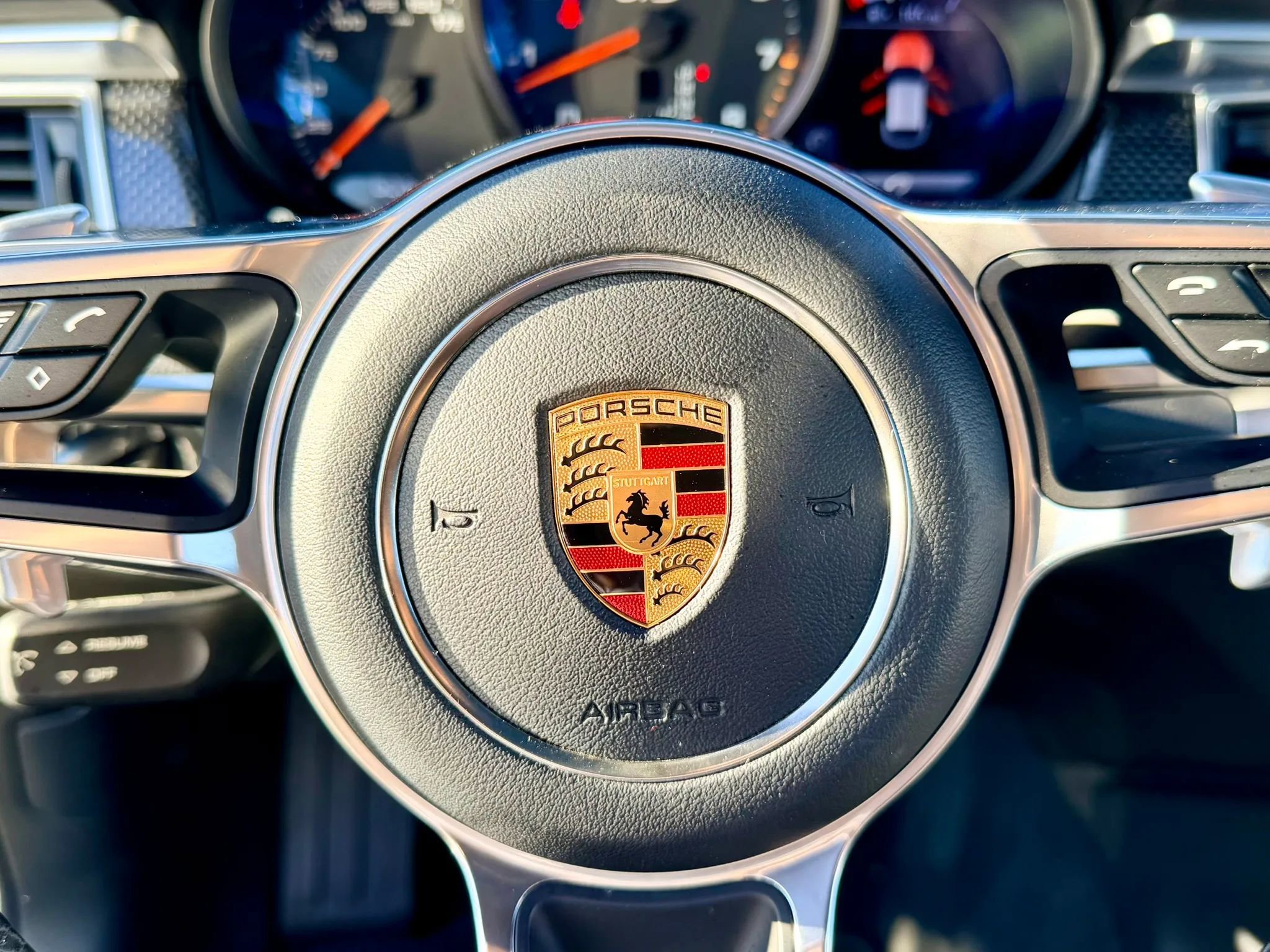 Used 2017 Porsche Macan GTS AWD/4WD image 35