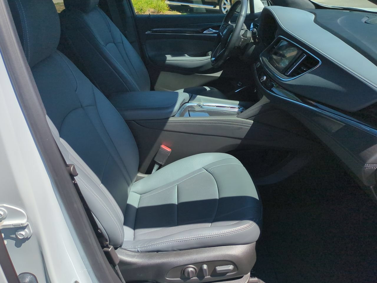 Used 2023 Buick Enclave Essence w/ Trailering Package, 5000 lbs. FWD image 26
