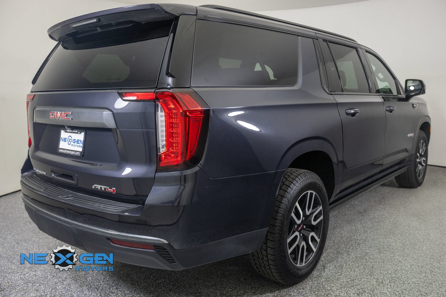 Used 2023 GMC Yukon XL AT4 w/ AT4 Premium Package AWD/4WD image 38