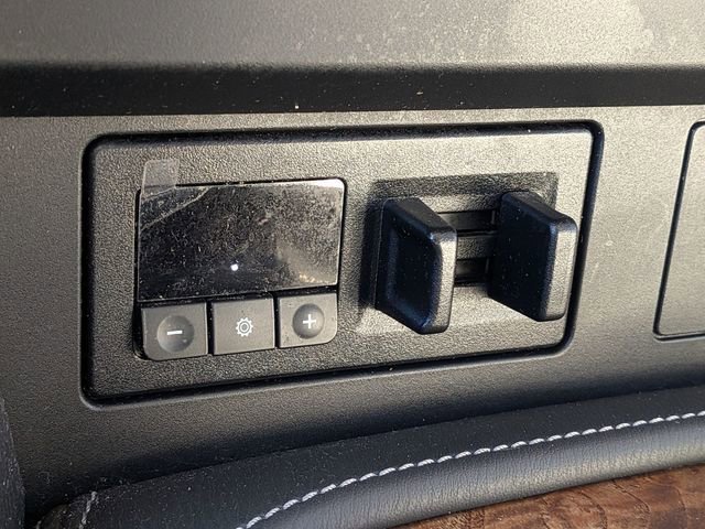 Certified 2022 Nissan Armada SL w/ Captain's Chairs Package image 14