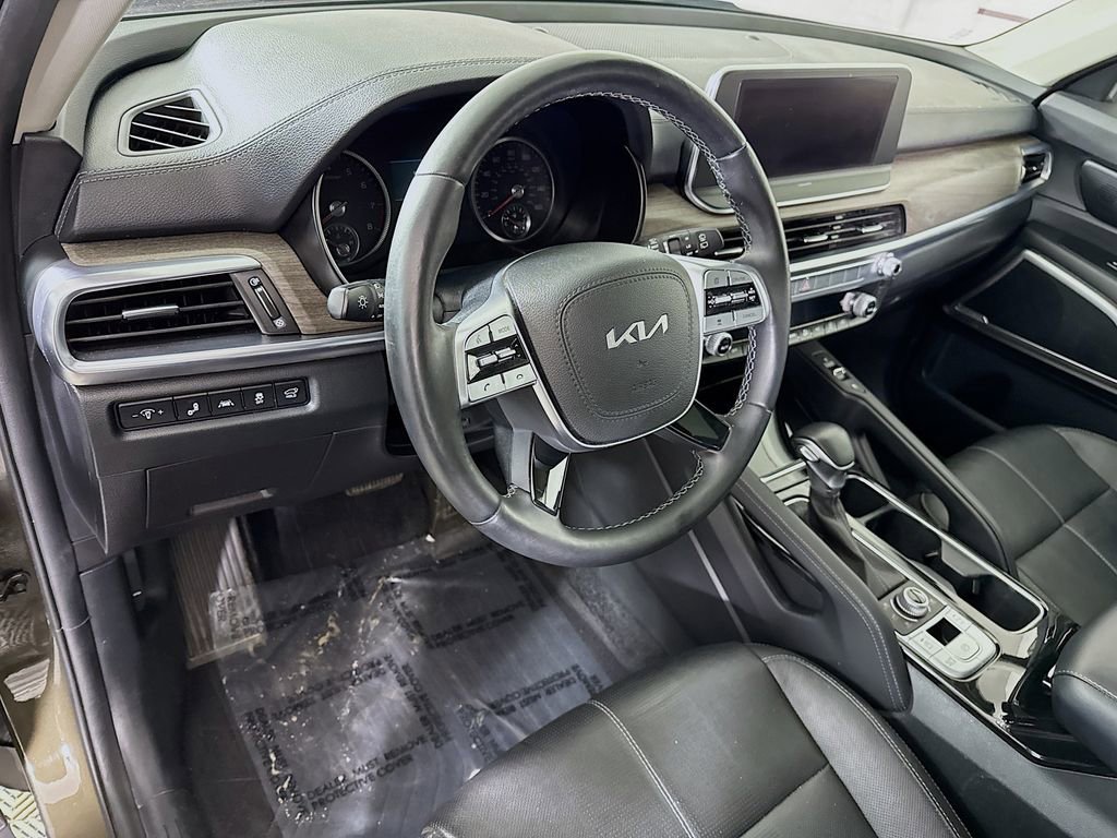 Used 2022 Kia Telluride EX w/ EX Premium Package image 19