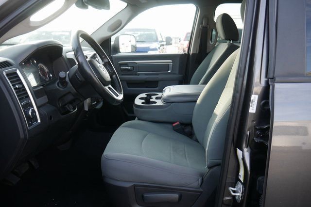 Used 2018 RAM 3500 SLT w/ Luxury Group image 2