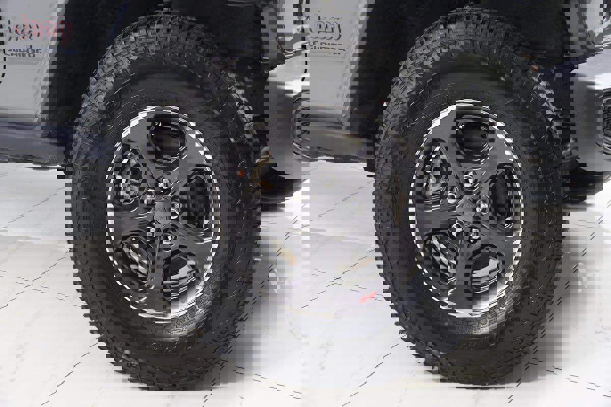 Used 2021 Jeep Gladiator Rubicon w/ LED Lighting Group image 13