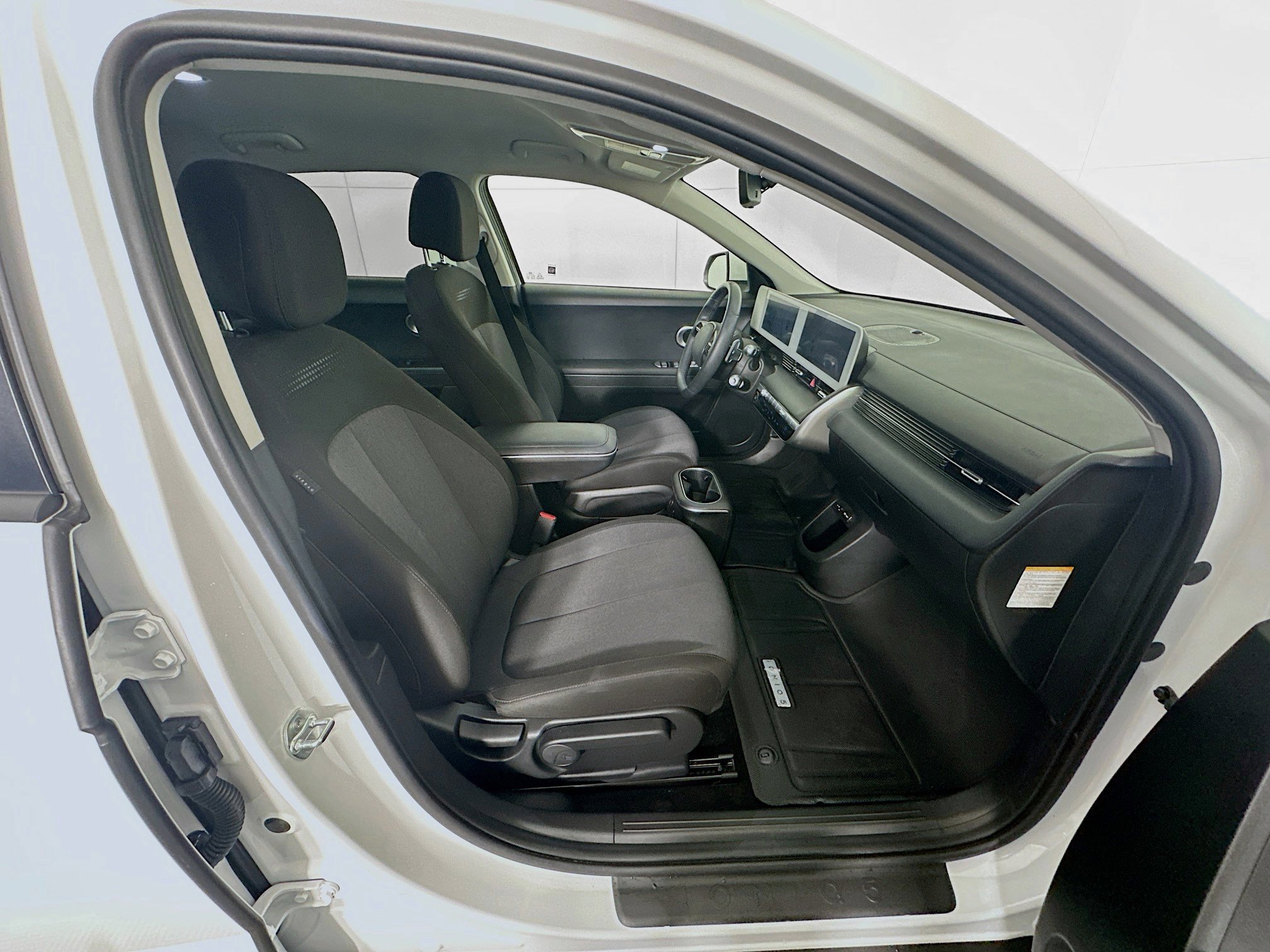 Used 2024 Hyundai Ioniq 5 SEL image 31