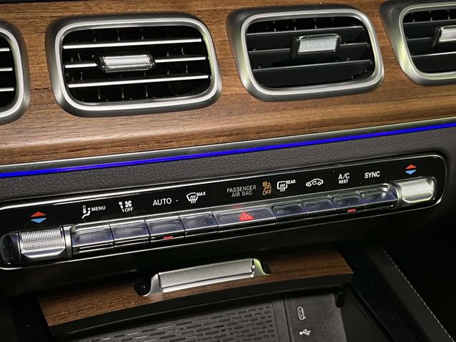 Used 2025 Mercedes-Benz GLS 450 4MATIC image 37