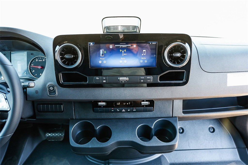 New 2025 Mercedes-Benz Sprinter 2500 image 11