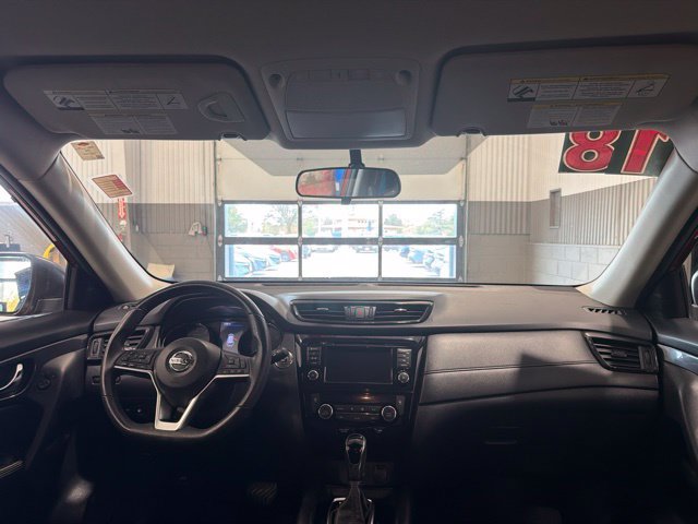 Used 2018 Nissan Rogue SV AWD/4WD image 15
