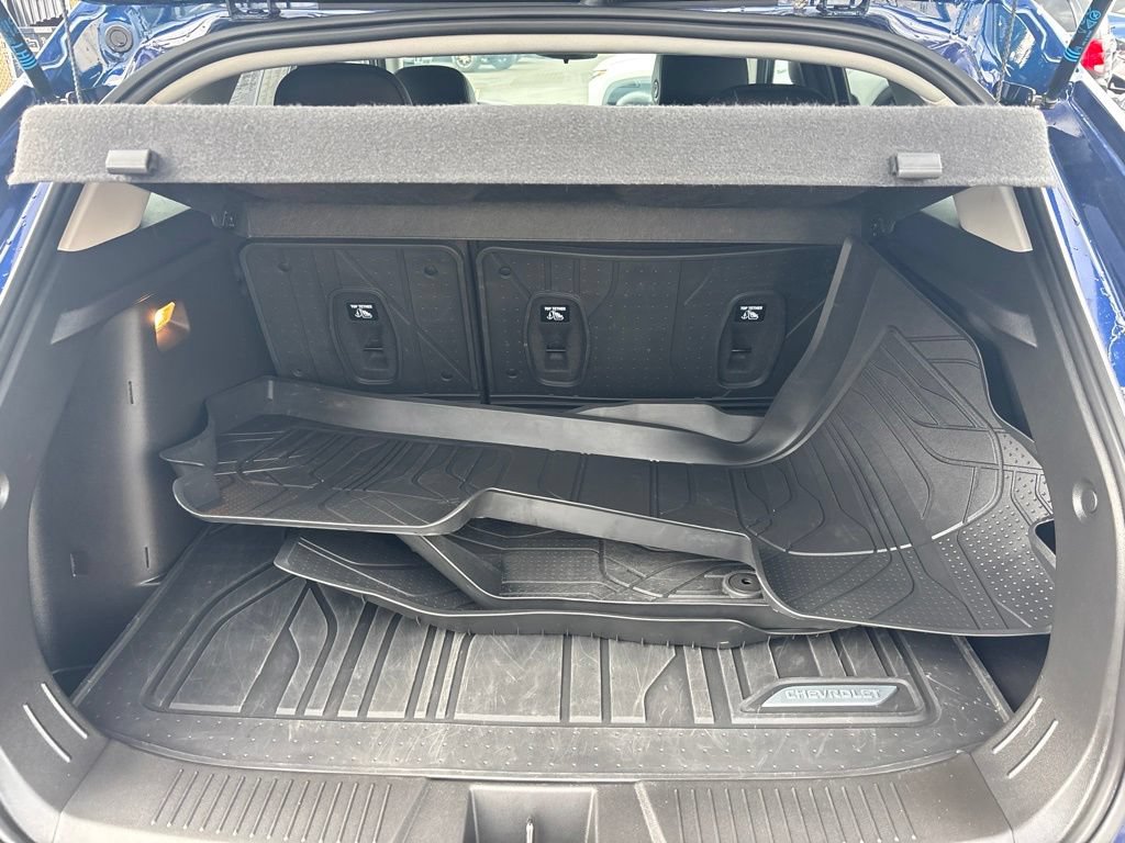 Used 2024 Chevrolet Trax LT w/ Sunroof Package FWD image 13