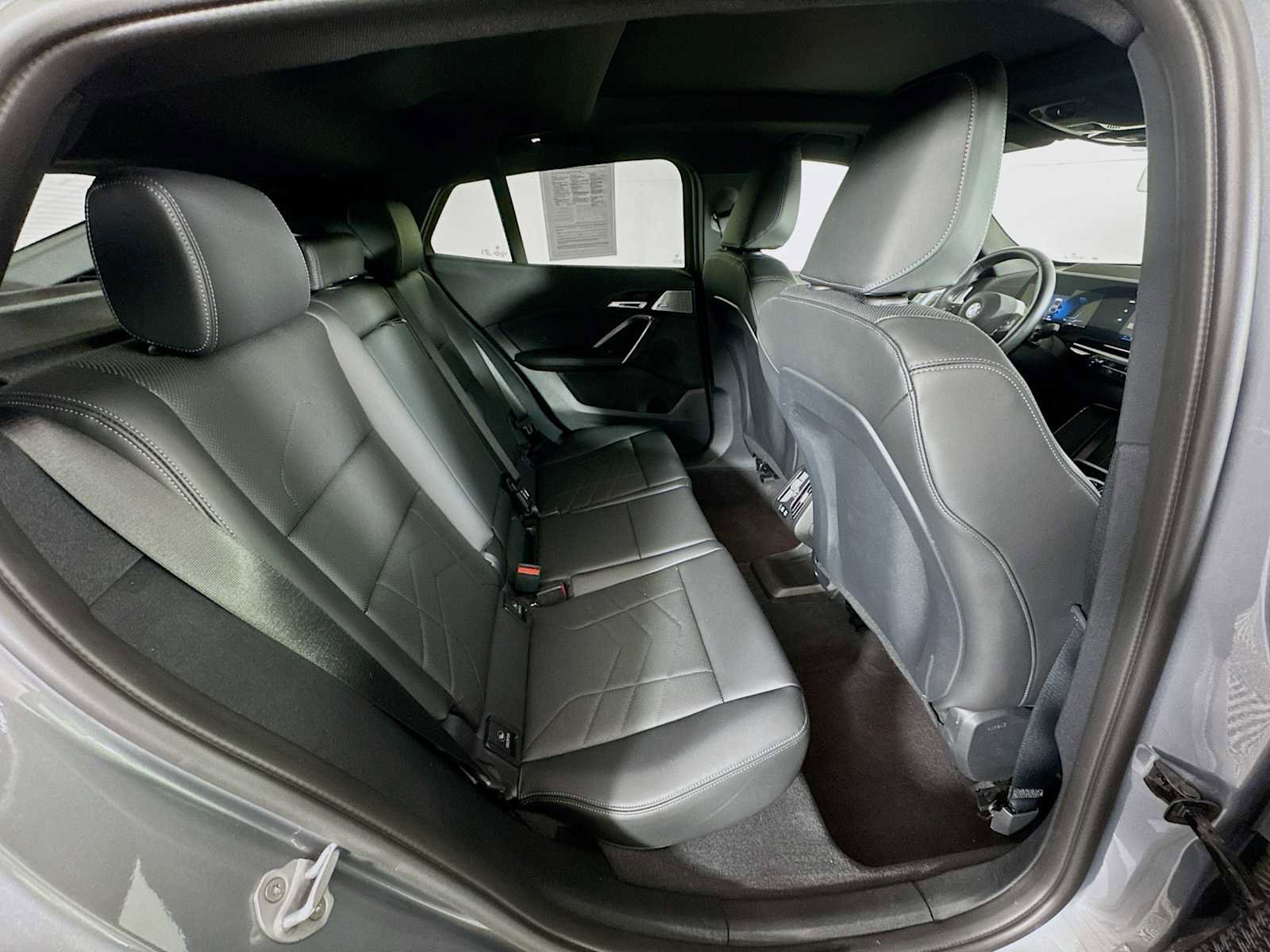 Used 2025 BMW X2 xDrive28i w/ Premium Package image 43