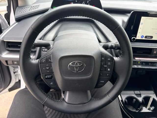 Used 2025 Toyota Prius LE FWD image 13